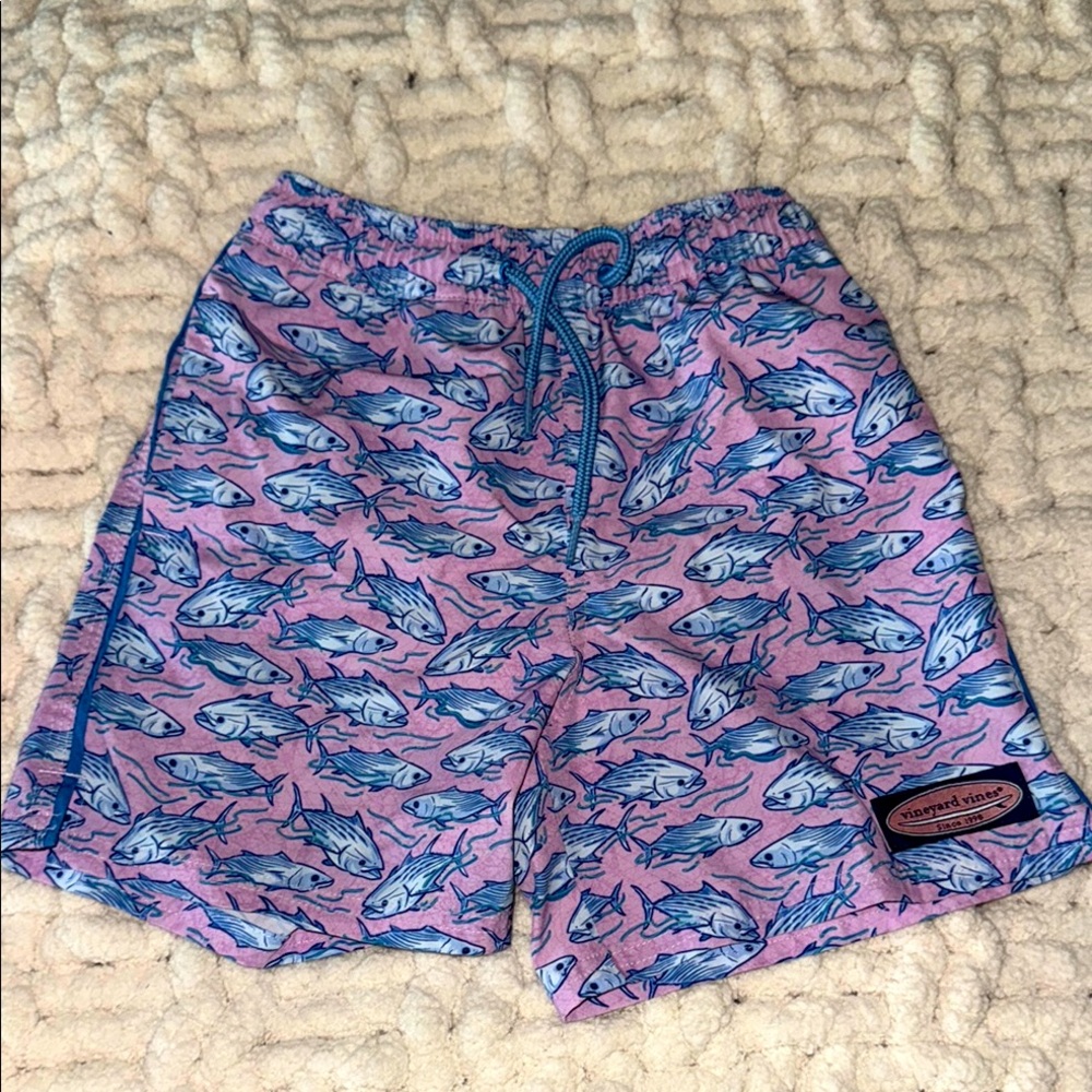 GUC boys Vineyard Vines swim trunks size 7. Pink & Blue fish-super cute 🐟